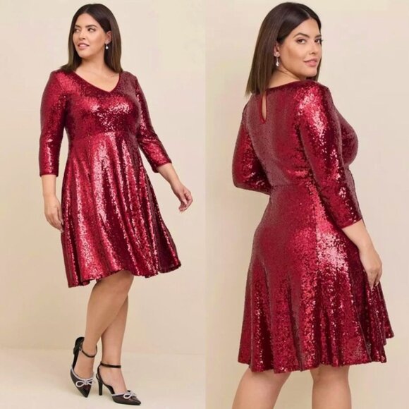 Torrid Mini Sequins Holiday Skater Dress in Burgundy | 1X - Picture 3 of 9